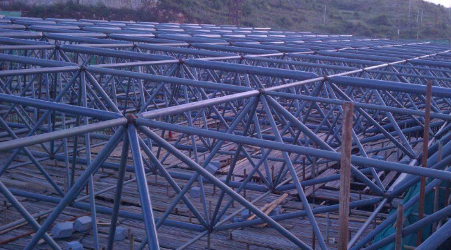 利川概述网架加工中对钢材的质量的过细恳求